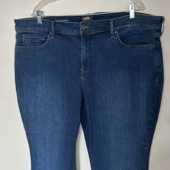 NYDJ Marilyn Straight Lift x Tuck Jeans - Picture 8 of 13